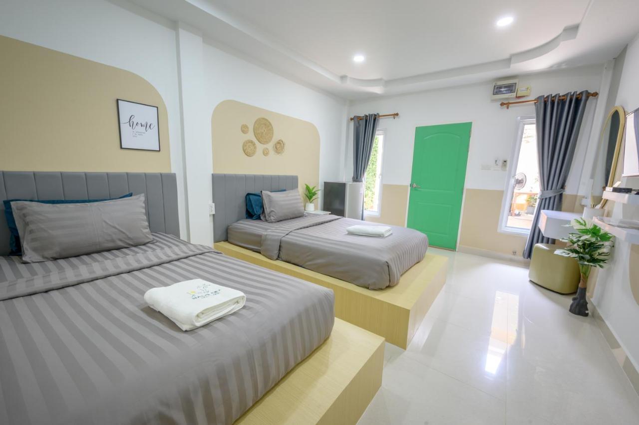 Halo Sea Koh Larn 3* Pattaya